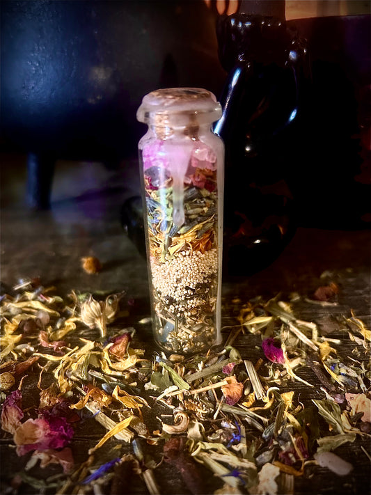 Black Hen’s Heartcall – Soulmate Attraction Spell Jar for Love, Connection, and Spiritual Union
