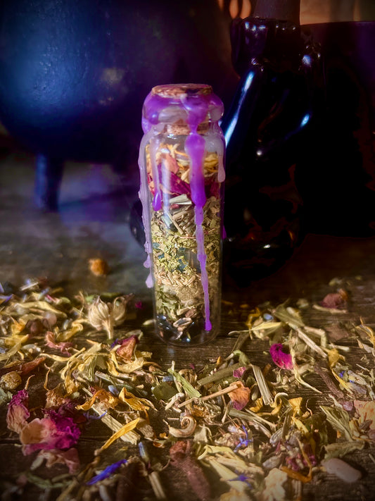 Black Hen’s Heartmend – Emotional Healing Spell Jar for Comfort, Renewal, and Inner Peace
